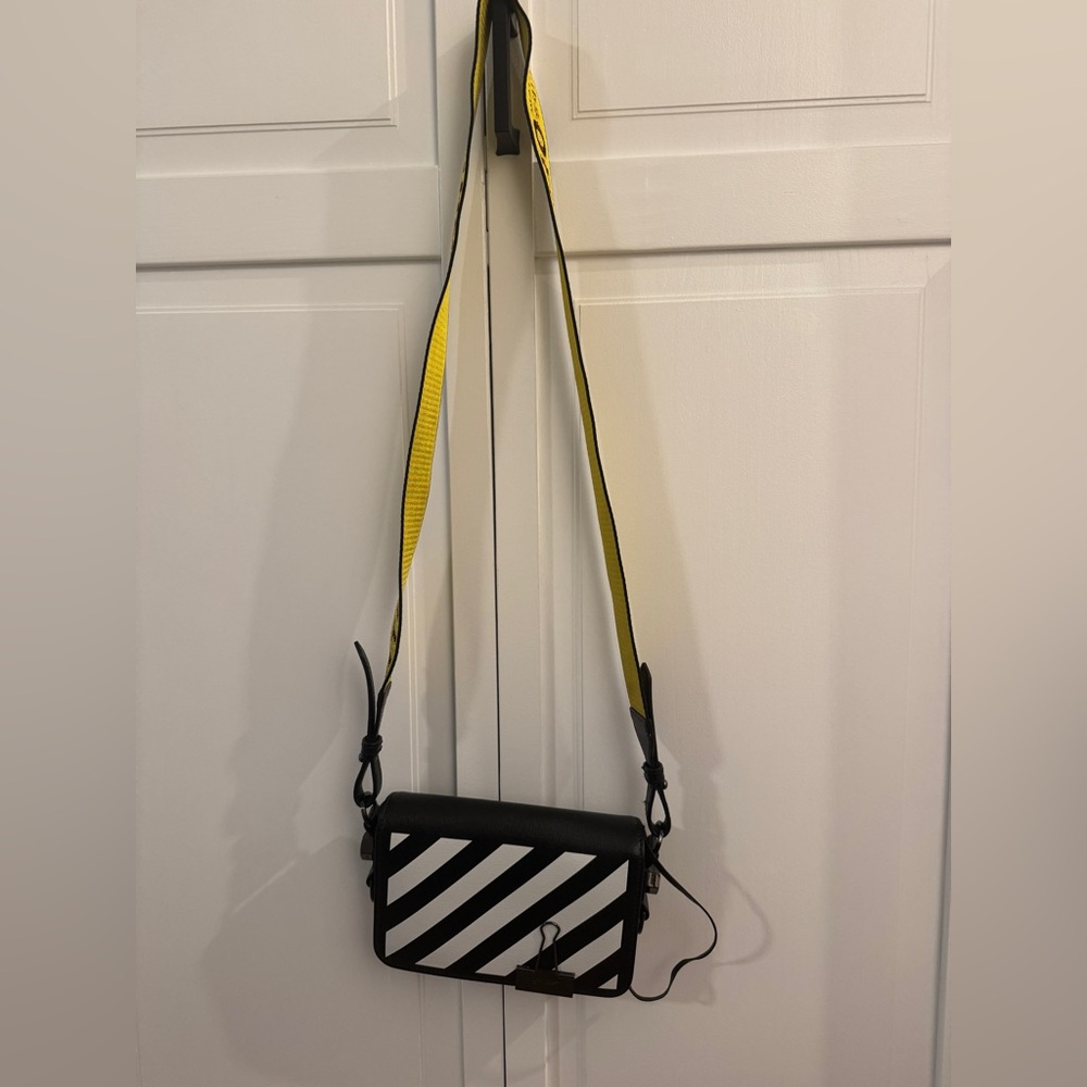 Off-White Black/White Diagonal Print Leather
Mini Binder Clip Crossbody Bag - Picture 3 of 10
